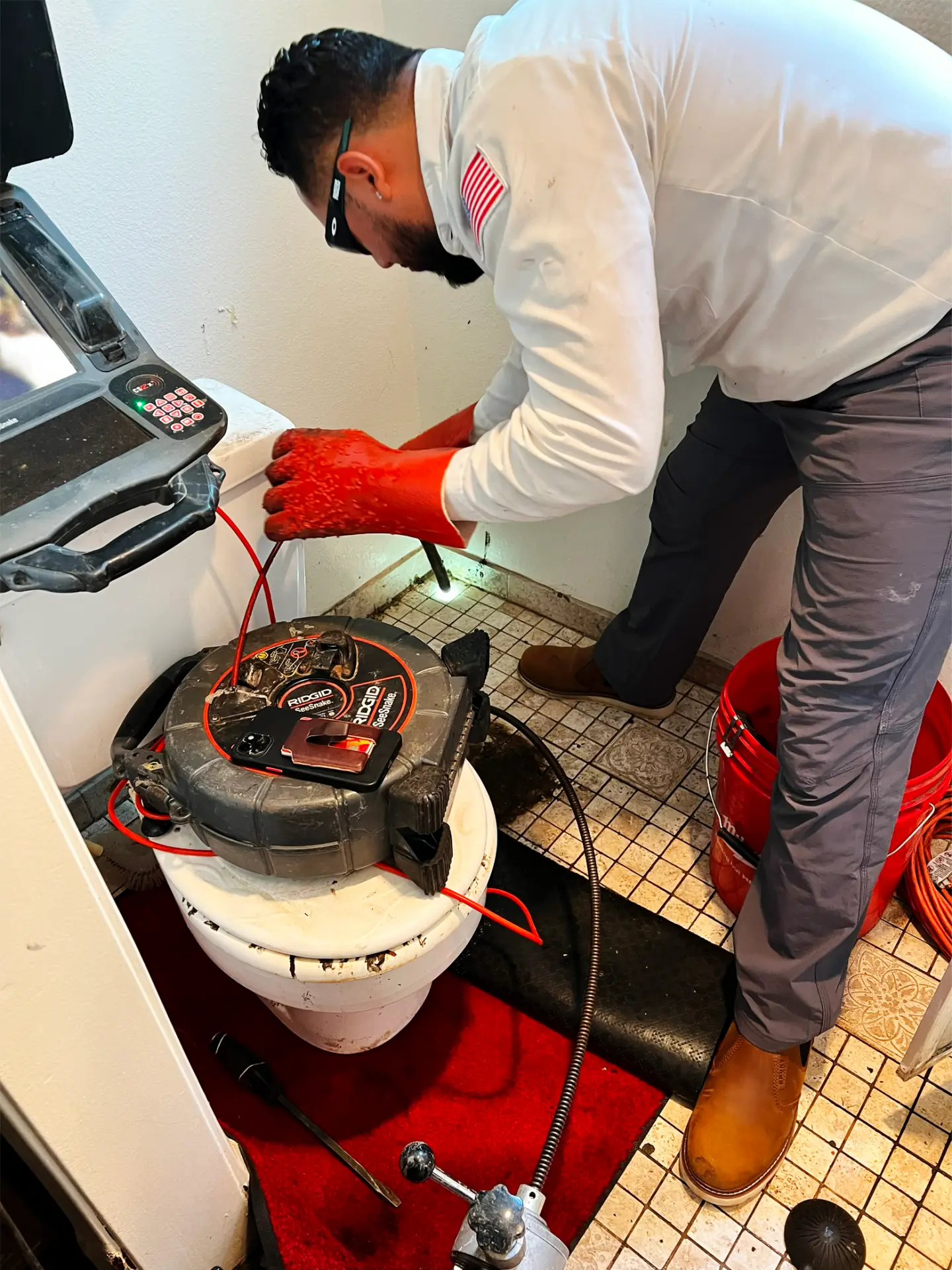 TOILET DRAIN BLOCKAGE PLUMBER FIXING DRAIN